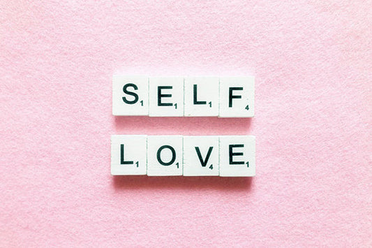 如何真正的愛自己提案全指南｜你越不愛自己，能量消耗越快！讓每個靈魂去經歷他的課題