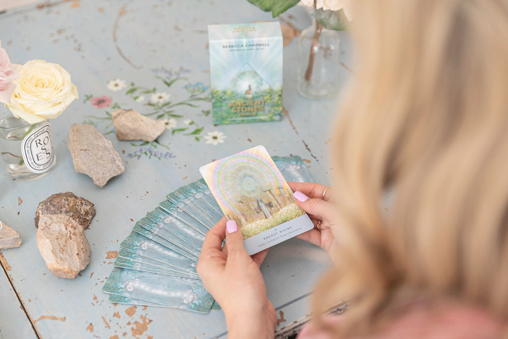 【天使神諭占卜全攻略】用天使卡探索潛意識看見潛意識模式，真正改變命運的完整指南